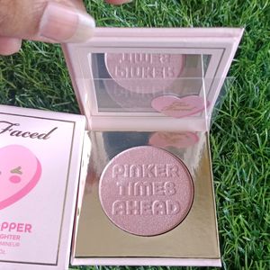 TOO FACED CHEEK POPPER BLUSHING HIGHLIGHTER