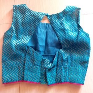 Sleeveless Blouse Set Of 2