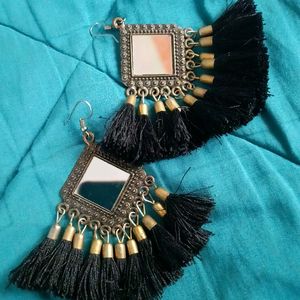 Metallic Gold Feather Earings