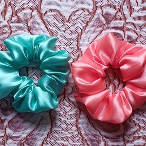 Scrunchies Set Of 2