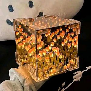 SQUARE TULIP LAMP