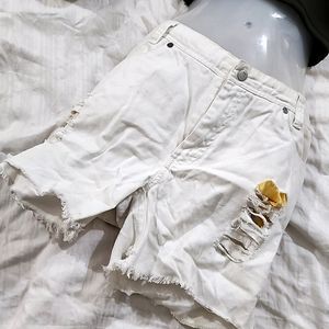 🎀🐇 Barbie White Distressed Shorts 🐇🎀