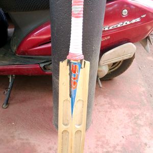 CRICKET BAT