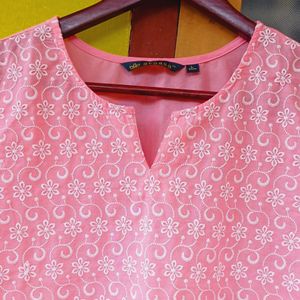 Avaasa Pink Kurti (Womens)