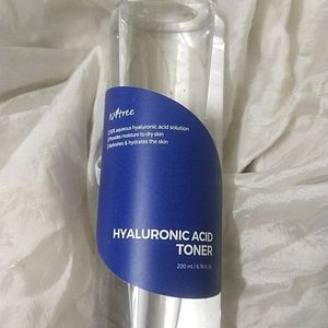 Isntree Hyaluronic Acid Toner