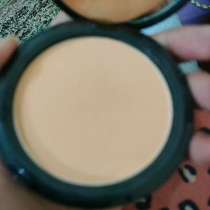 Swiss Beauty compact Powder