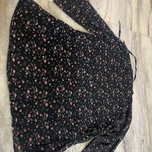 Black tshirt with floral prints