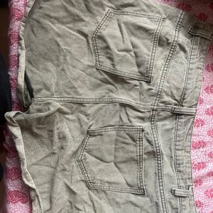 URBANIC olive green shorts