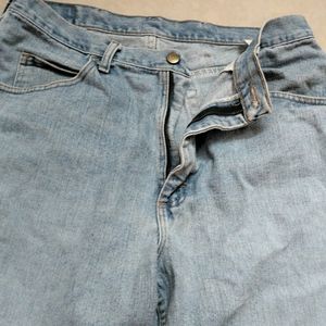 Used Shorts For Men With Obvious Flaws