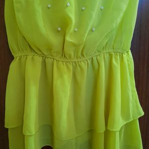 yellow cinched waist top