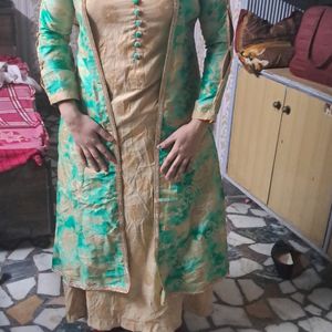 Banarasari Coat Brings Royal Look To The Attire