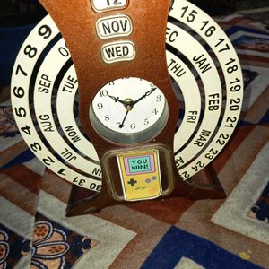 Plastic Table Watch With Calendar Setup