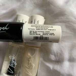 Neyah Combo Lipstick With Nailpolishes