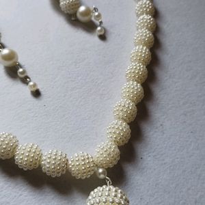 Acrylic White Pearl Necklace with Earing