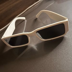 WHITE SUNGLASSES