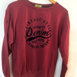 Men Maroon Sweatshirt L size.