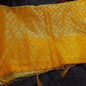 💛Gorgeous Jamdani Handloom Saree In Yellow Clr