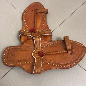 Kolhapuri Chappal