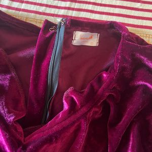 BURGUNDY VELVET RUFFLES JUMPSUIT