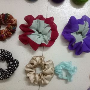 Pack Of 32 Hair Accessories