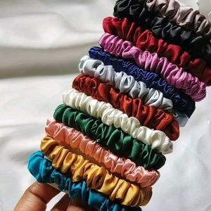 12 Scrunchies Free Delivary