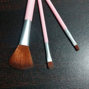 Makeup Brush Set Of 3