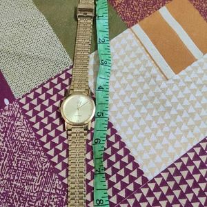 Unisex golden watch