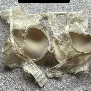 Sale‼️Cream Lace Pushup Bra 💛