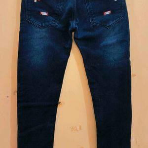 B.BMW Jeans 92