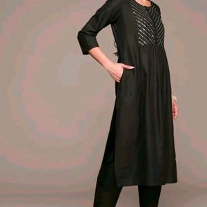 Anubhutee Kurta Set For Women