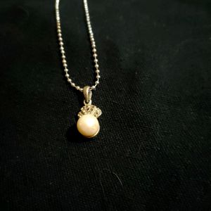 White Pearl Neck Chain (Artificial)