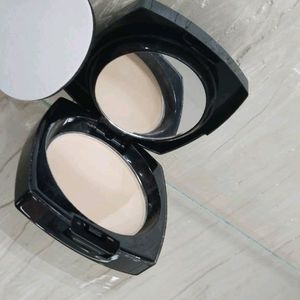 🆕 STREET WEAR BY REVLON COMPACT POWDER LIGHT SHADE