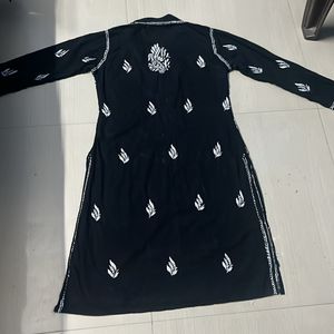 Beautiful Black N White Chickenkari Kurta