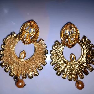 Jewellery Set (Earrings, Mang Tika, Locket)