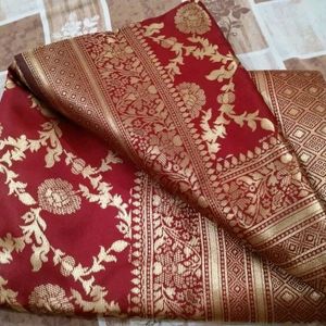 Fashionable Banarasi Weaving Silk Saree