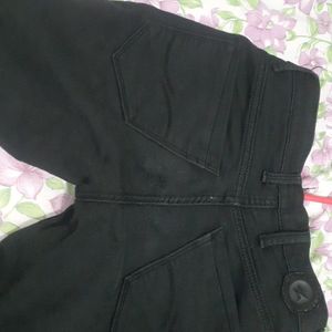 Skinny Pant Black Color