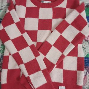 Red And Off White Sweatshirt Of Whinter Wear