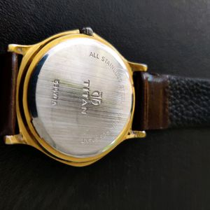 ORIGINAL TITAN WATCH ⌚