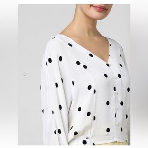 Vero ModaPolka-Dot Print V-neck Top