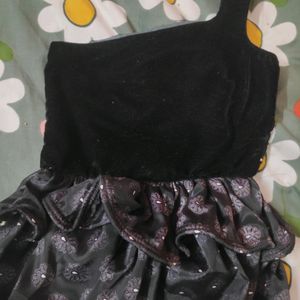 pretty black frock for 1-2 year baby girl.