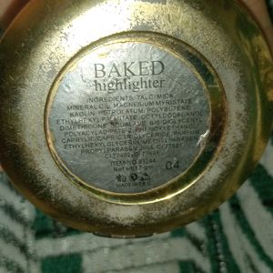 BAKED HIGHLIGHTER