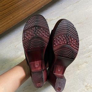 Absolutely New Black Sandal