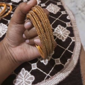 Four Bangles With Two Kada