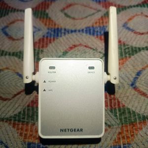 Netgear EX2700