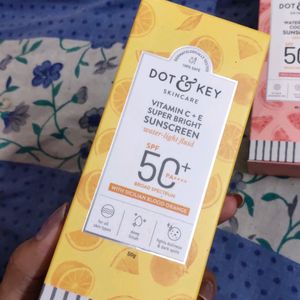 Dot & Key Vitamin C+ E Sunscreen Super Bright