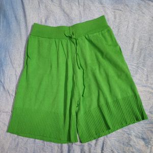 329Rs.Ribbed Green Shorts