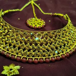 NECKLACE WITH MAANG TIKA