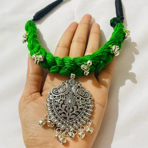 Green Choker