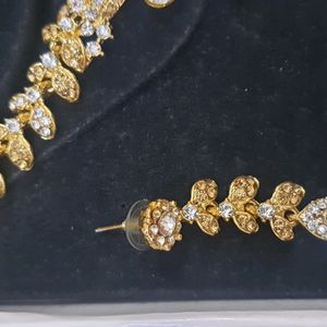 Golden And White Stones Necklace.