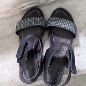 Black Sandle